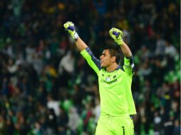 Oswaldo tiene el récord de más partidos jugados en Primera División, con 725, además de ser el guardameta con más penales atajados (25) MEXSPORT / L. Fuentes