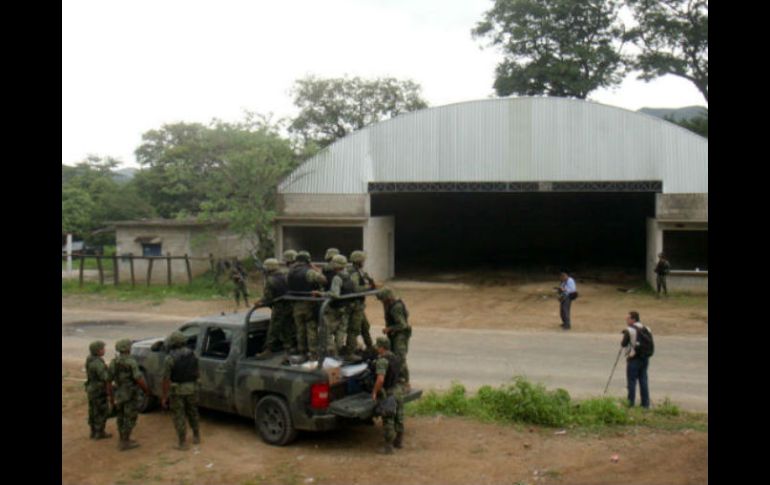 El Ifai ordenó a la Sedena informar el nombre y el rango de los militares implicados en el caso. AFP / ARCHIVO