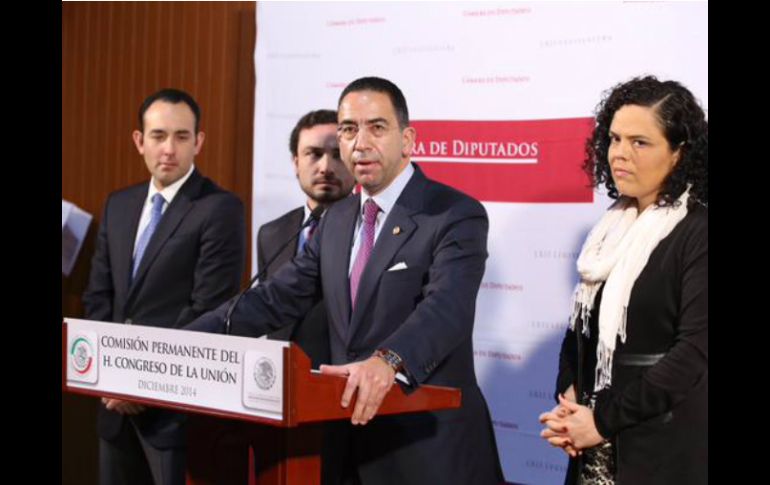 Roberto Gil, Javier Lozano y Mariana Gómez del Campo, en conferencia de prensa sobre el caso del delegado de Iztapalapa. TWITTER / ‏@JLozanoA