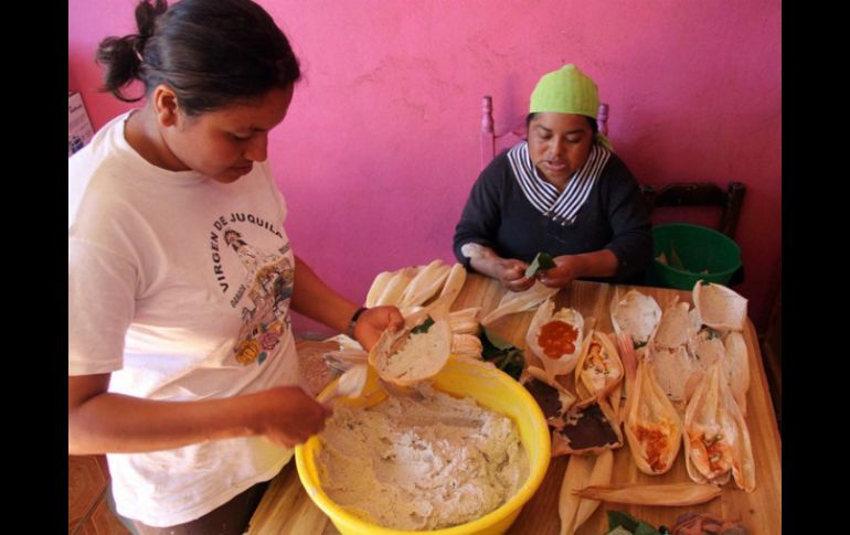 La Secretaría de Salud recomienda, en esta temporada, planificar las porciones y la cantidad de alimentos que se van a preparar. NTX / ARCHIVO