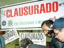 Clausura simbólica de las instalaciones de la Comisión Federal de Competencia. NTX / ARCHIVO