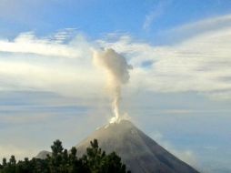 Este 24 de diciembre el Volcán no dejó de tener actividad. TWITTER / @pcJalisco