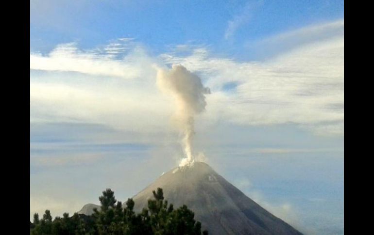 Este 24 de diciembre el Volcán no dejó de tener actividad. TWITTER / @pcJalisco