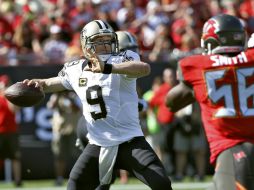 Drew Brees lanza el pase del touchdown de la victoria cuando restaban 1:57 munutos en el partido. AP / B. Blanco