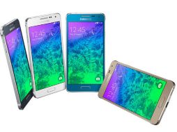 El Galaxy Alpha era uno de los primeros 'smartphones' con diseño metálico y el más elegante de la firma. ESPECIAL / samsung.com