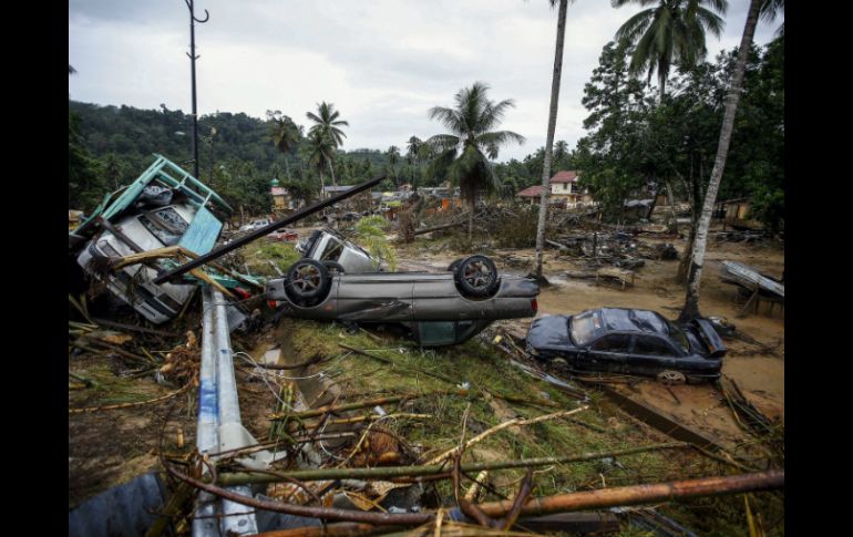 Fuertes y constantes lluvias han dejado víctimas y pérdidas materiales en Malasia. EFE / A. Rahim