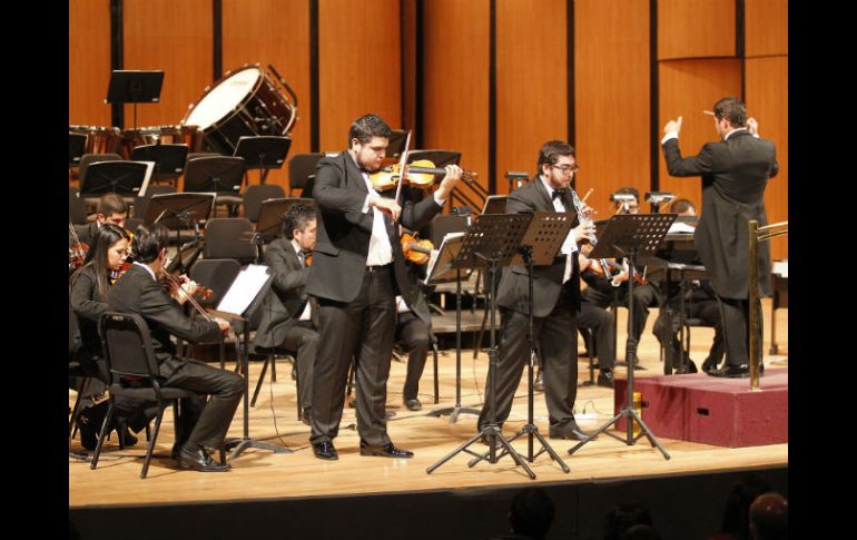 David Padilla y Gerardo Ruvalcaba protagonizaron la noche como solistas en el 'Concierto para oboe y violín' de Bach. EL INFORMADOR / A. Hernández