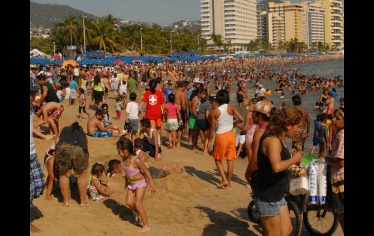 La playa luce prácticamente a tope, informa la Secretaría de Turismo Municipal. NTX / ARCHIVO