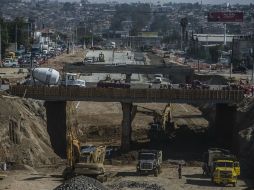 Los trabajos para mejorar el tráfico vehicular en el cruce de Avenida Alcalde y Periférico, una de las entradas a la metrópoli. EL INFORMADOR / A. Hernández