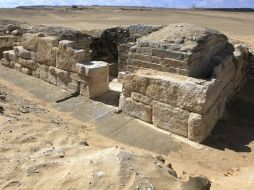 La tumba se sitúa en un cementerio pequeño al sureste de la colección funeraria del llamado rey Rá Nefr Ef. EFE /