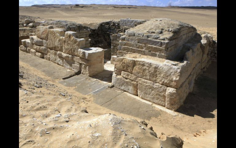 La tumba se sitúa en un cementerio pequeño al sureste de la colección funeraria del llamado rey Rá Nefr Ef. EFE /