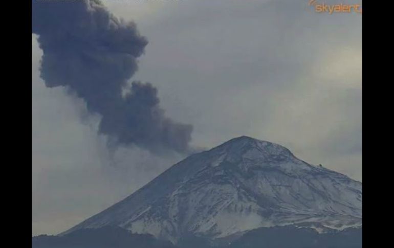 'Don Goyo' emite una explosión a las 10:52 horas de este domingo. TWITTER / @webcamsdemexico