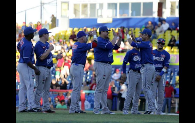 Se ponen a un triunfo de avanzar a la ronda de semifinales. TWITTER / @charrosbeisbol