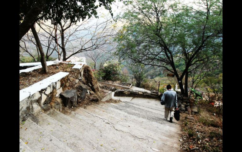 Muestra de las zonas que requieren intervención: jardineras y escaleras del mirador de la Barranca de Huentitán lucen abandonadas. EL INFORMADOR / E. Barrera