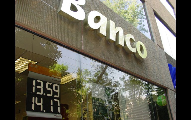 El Banco de México informó que el tipo de cambio para solventar obligaciones en moneda extranjera pagaderas es de 14.6274 pesos. NTX / ARCHIVO