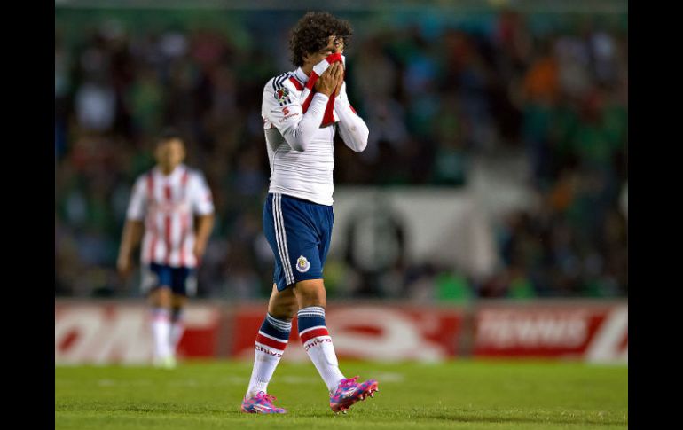 Giovanni Hernández sufre la realidad del Rebaño. Si UdeG gana hoy, Chivas bajará al último lugar de la tabla de cocientes. MEXSPORT / R. Maya