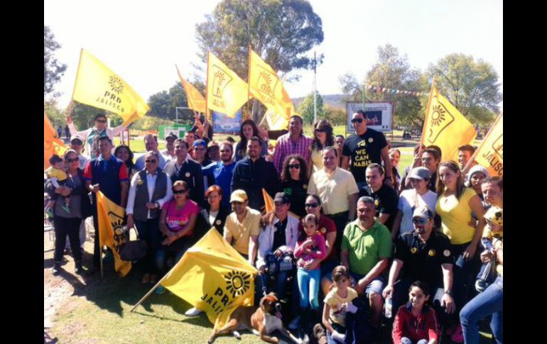 Velázquez ofreció una charla titulada 'Soluciones y alternativas ambientales de Zapopan' en el Metropolitano. TWITTER / @EnriqueV01