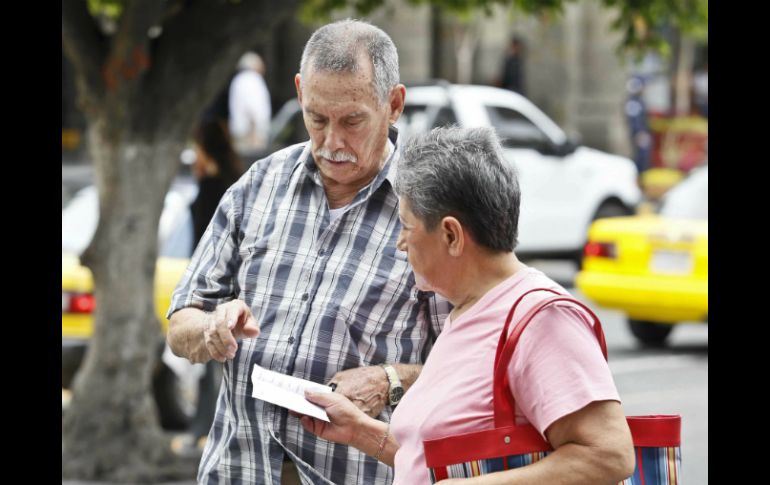 En lo que va de 2015, el SNE ha colocado en un empleo a 47 mil 507 adultos mayores y personas con discapacidad. EL INFORMADOR / ARCHIVO