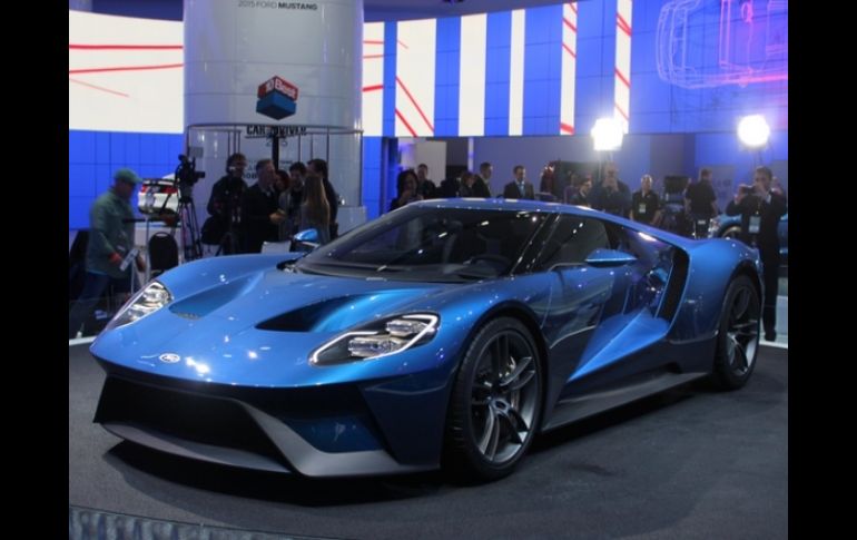 El Ford GT es, hasta ahora, el auto que ha conquistado a los presentes en Detroit. EL INFORMADOR / S. Oliveira