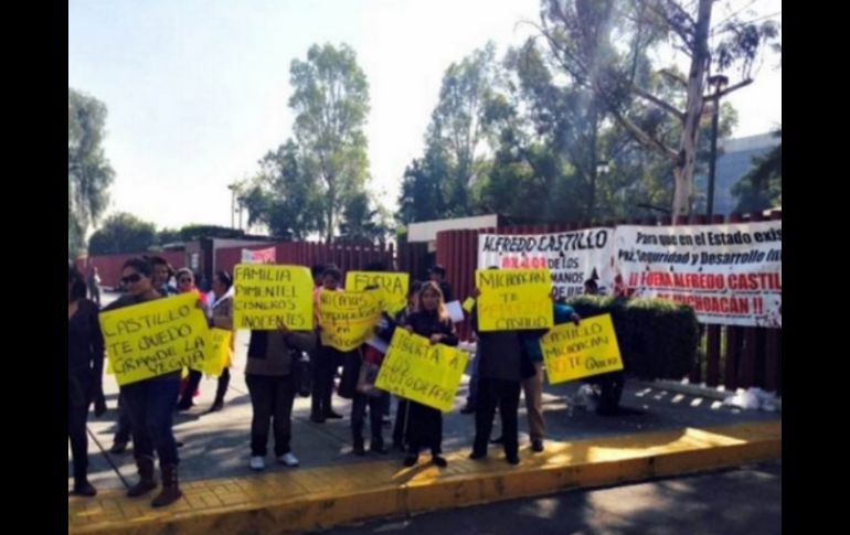 Se espera que después del mediodía arribe otro contingente de michoacanos inconformes con la labor de Castillo. SUN /