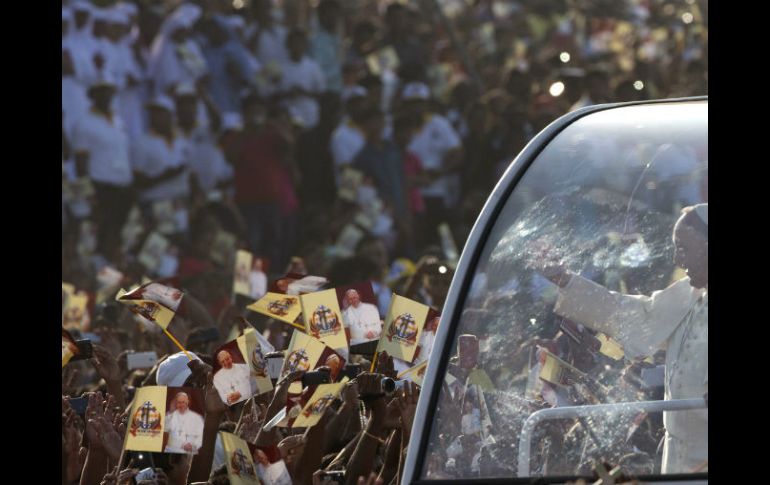 El Papa pide los cristianos de Sri Lanka que se mantengan firmes en la fe y contribuyan a la paz. AP / A. Tarantino