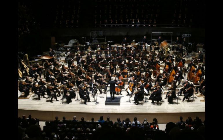 Pese a los momentos difíciles que se viven en París y la fuerte seguridad para ingresar, los asistentes disfrutaron del concierto. AFP / F. Guillot