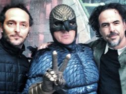 Emmanuel Lubezki, Michael Keaton y González Iñárritu, los tres nominados a los Premios Oscar. FACEBOOK / Birdman Movie