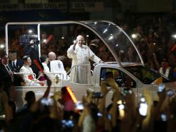 El Papa señala la fuerza y resistencia de los filipinos durante el supertifón Haiyan y otros desastres. EFE / F. Malasig