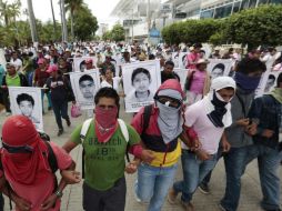 Organizaciones que apoyan el movimiento convocan a una marcha para exigir la entrega de los restos de estudiante Alexander Mora. AP / ARCHIVO