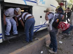 Padres de normalistas iniciaron la búsqueda de los estudiantes, debido a la falta de respuesta de las autoridades, afirman. SUN / ARCHIVO