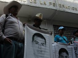 Los familiares dicen que no irían sólo a Iguala porque no tiene sentido. EFE / J. L. de la Cruz