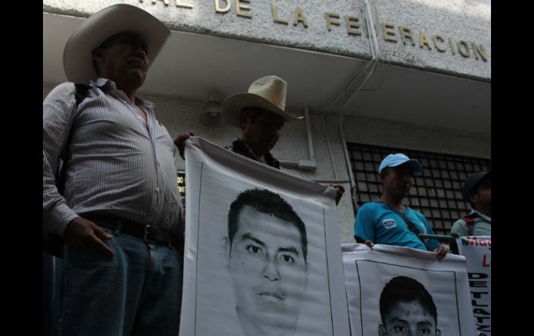 Los familiares dicen que no irían sólo a Iguala porque no tiene sentido. EFE / J. L. de la Cruz