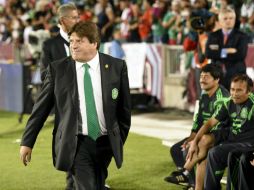 Miguel Herrera reconoce que no es sencillo considerar a jóvenes para el Tri mayor. EFE / ARCHIVO