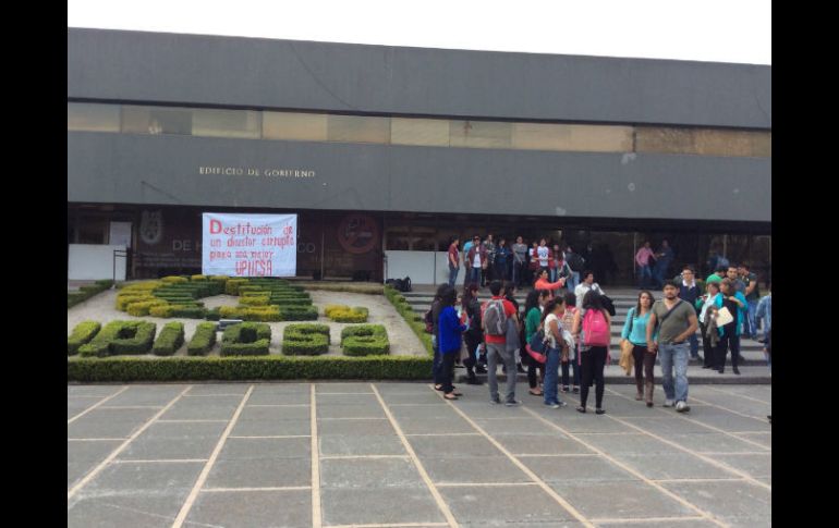 Estudiantes del Politécnico se reúnen para discutir el proceso de designación de los nuevos directores. SUN / ARCHIVO