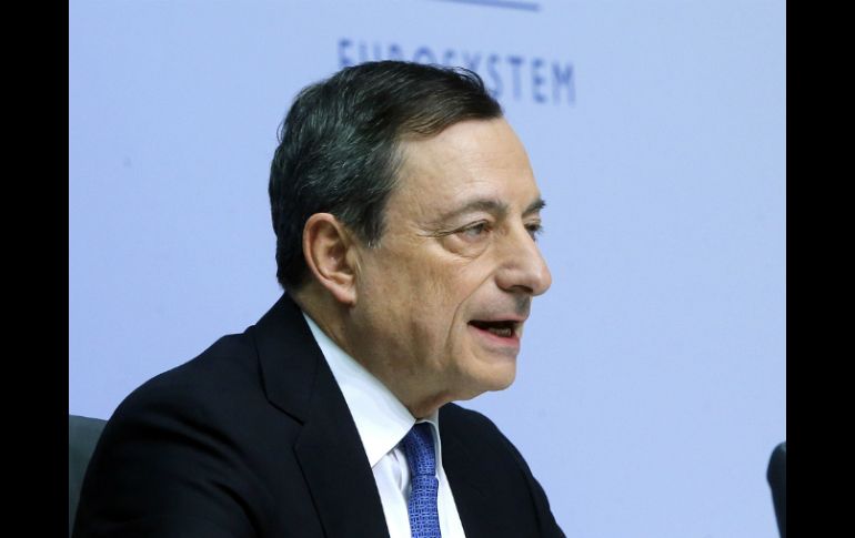 Mario Draghi advierte que la inflación repuntará gradualmente entre 2015 y 2016. AP / M. Probst