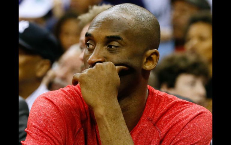 Kobe Bryant será atendido hoy por el cuerpo médico de los Lakers, quienes darán mayores detalles sobre su lesión. AP / J. Bachman