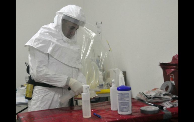 La operación contempla la inoculación de hasta 30 mil voluntarios, de los cuales 10 mil recibirán la vacuna de GSK. AP / ARCHIVO