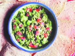 El dip mexicano a base de aguacate y cilantro es el preferido por los amantes del Super Bowl. AP /