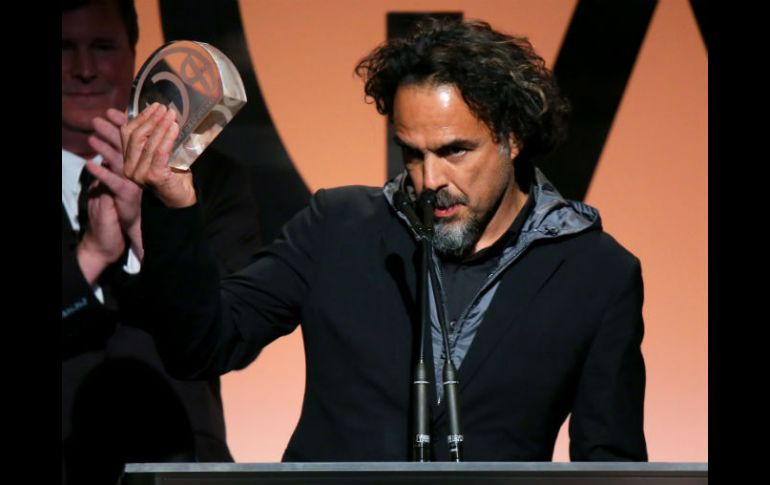 'Me siento abrumado... Todas las películas nominadas este año tienen su propia voz', dijo González Iñárritu al recoger el premio. AFP / M. Davis