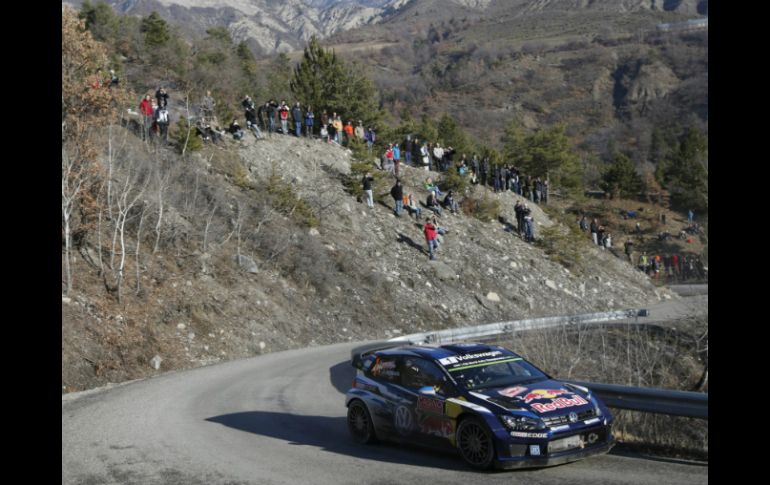 El triunfo supuso el tercero de Ogier en Mónaco, después del que logró en 2009. EFE / N. Mitsouras