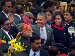 Barack Obama presenció despliegue de equipos militares, bandas y camellos. AP / ESPECIAL