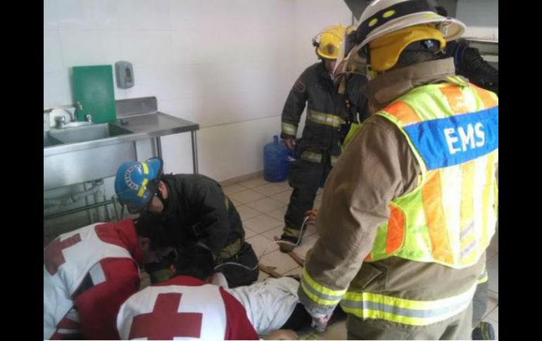 La explosión fue en un horno dentro de la escuela de Gastronomía que se ubica en el cruce de Avenida Vallarta y Robles Gil. TWITTER / @PCJalisco