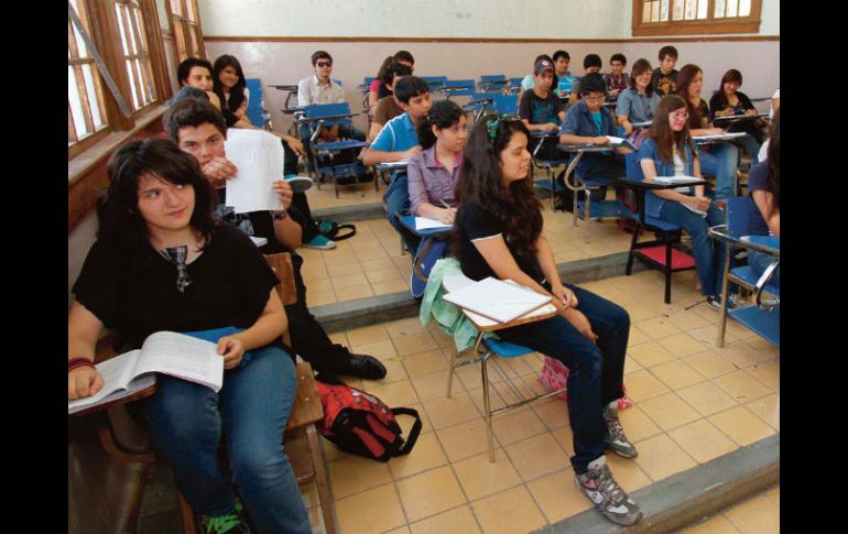 Todos los bachilleres de primer grado deberían ser capaces de mantener una conversación en inglés. EL FINANCIERO  /