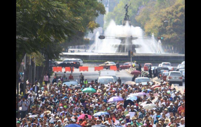 Miles de personas protestan por Paseo de la Reforma. No se registraron incidentes ni disturbios. EFE / M. Guzmán