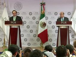 Tomás Zerón de Lucio y Jesús Murillo Karam, durante conferencia de prensa. YOUTUBE / Gobierno de la República