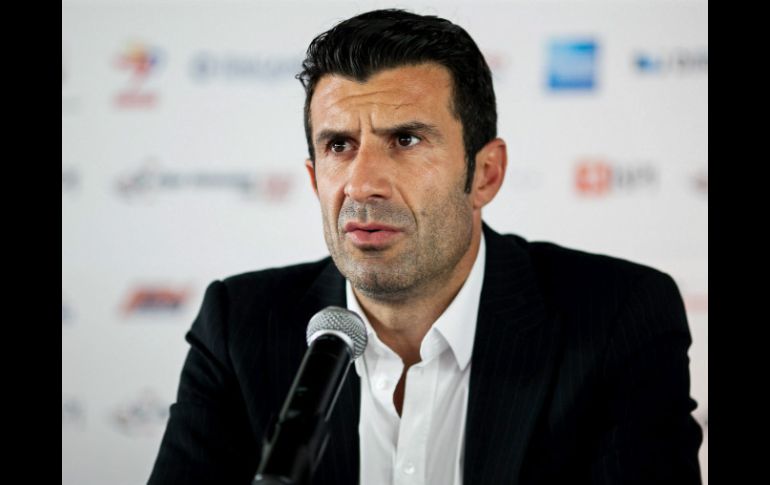 Luis Figo anuncia su candidatura para la presidencia de la FIFA EFE / ARCHIVO