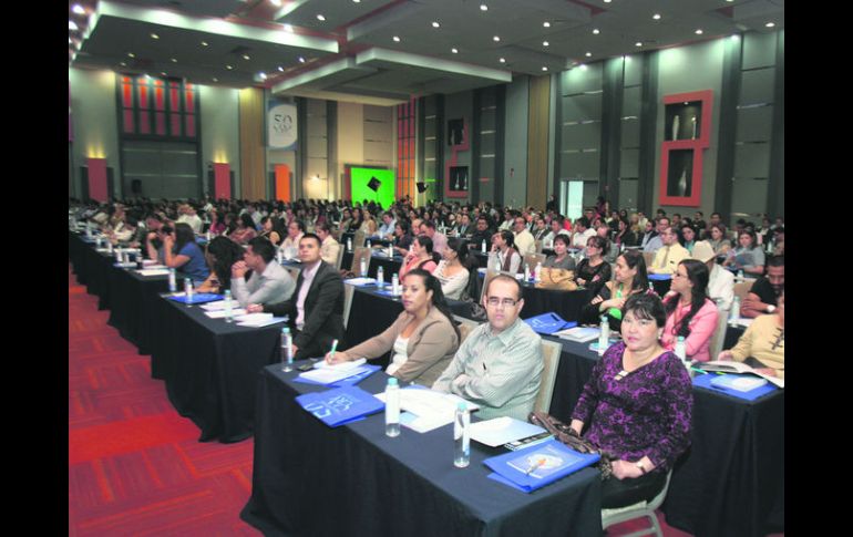 Charlas. El ciclo de conferencias estuvo dirigido a clientes de CVR, pero también estuvieron abiertas al público en general. ESPECIAL /