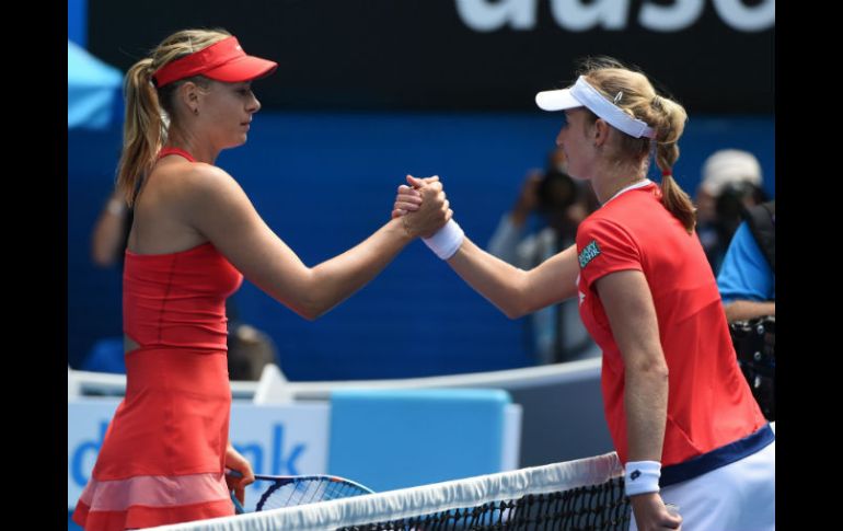 En semifinales, María Sharapova se impuso 6-3 y 6-2 a su compatriota Ekaterina Makarova. AFP /  M. Fairclough