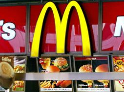 McDonald's no ha registrado un crecimiento de ventas en EU, su mayor mercado, desde octubre de 2013. AFP / ARCHIVO