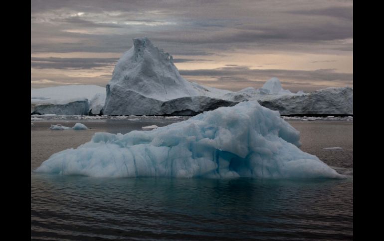 Subrayan que con este hallazgo se puede conocer cómo se está 'desmoronando' el hielo. AP / ARCHIVO